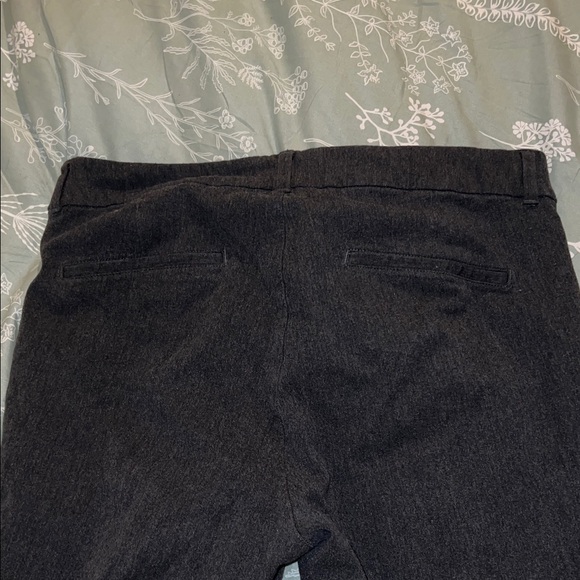 Old Navy Women’s Black Joggers - Picture 3 of 3